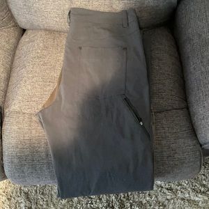 Men’s Mountain Hardware Pants